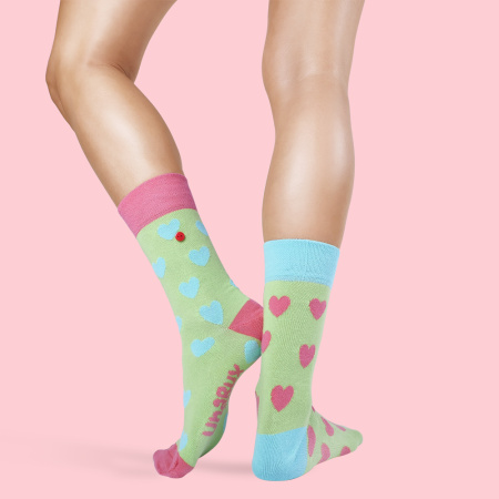 UnaBux blaue Socken mit Schwanen Muster in herzenform, 8,95 €
